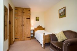 Single Bed at Felbrook Cottage