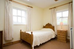 Single Bed at Felbrook Cottage